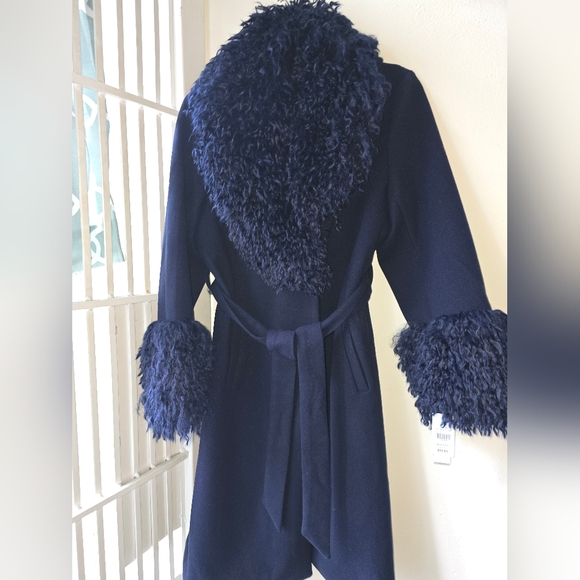 Elegant Navy Women's Coat with Faux Curly Sheep Fur Trim - Picture 2 of 9